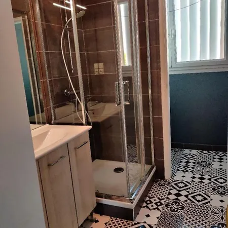 Apartment T5 Proche Du Capucins *